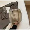 Bolsa de Axila para Botella de Agua de Gran Capacidad para Mujer 2026 Nueva Moda Correa de Cadena Color Sólido Bolso de Hombro Único Cuero Suave Bolso Tote Simple