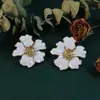 Qingdao Joyería Antigua Media Pendientes Dulces Distintivos de Nicho Retro Francés Flor de Vidrio Diamantado Pendientes de Lujo Ligero de Moda