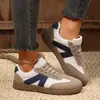 Zapatos de mujer transfronterizos 2026 nuevos, zapatillas de entrenamiento alemanas versátiles de primavera, zapatillas planas casuales, zapatillas retro para estudiantes