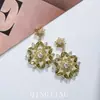 Brincos Originais de Novo Design Estilo Floresta Verde Oliva com Zircônia, Brincos de Tarraxa Florais Vazados Retrô Franceses, Brincos Versáteis da Moda para Mulheres