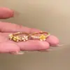 Anel de Pérola com Contas de Flor Margarida Amarela para Mulheres, Design de Nicho para a Beira-Mar, Luxo Leve, Sensação de Alto Padrão, Acessório Decorativo Exquisito