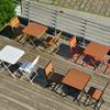 Mesa y Silla Plegable de Plástico-madera para Exterior Combinación Patio Mesa y Silla de Ocio Juego de Tres Piezas Camping Casual Mesa y Silla de Hierro