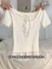 Puro Desejo Conjunto de Duas Peças T-shirt Branca de Manga Curta nos Ombros Design de Verão para Mulheres Senso de Design Nicho Slim Fit Doce e Quente Top Pequeno