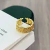 Anillo de Oro Vintage Floral con Circonita de Diamante Completo Moda Versátil Personalidad Lujo Ligero Anillo para Mujer