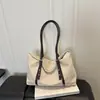 Outono de 2026 Nova Bolsa Almofada de Alto Padrão Retalhos Foscos Grande Capacidade Ombro Único Transversal Venda por Atacado Bolsas Femininas