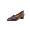 Zapatos de mujer de punta fina en piel, nuevos de verano 2026 de tacón bajo estilo francés tipo "mom shoes", zapatos de verano de piel con tacón grueso