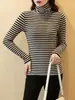 Camiseta básica de punto a rayas con cuello alto para mujer, de manga larga, adelgazante, moderna, versátil, top tipo suéter holgado para otoño e invierno