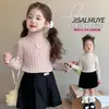 Suéter de Cuello Alto con Cabeza de Conejo Estilo Coreano para Niñas Otoño/Invierno 2026 Nueva Moda Infantil Suéter de Punto Elegante para Niñas Pequeñas