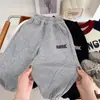 Pantalones de Chándal con Forro de Polar para Niños Invierno 2025 Nuevos Joggers de Polar para Niños Pantalones Elásticos con Puño para Niños Pequeños