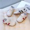 Nuevas Zapatillas Deportivas Bajas para Niños Primavera y Otoño 2026, Zapatos de Entrenamiento Alemanes, Suela Suave Antideslizante Zapatos Blancos, Zapatos para Niños, Zapatos Individuales para Niñas