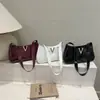 Design Simples, Casual e Estiloso, Nova Textura, Tendência Minimalista, Bolsa de Ombro Feminina Brilhante para o Verão 2026