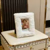 Marco de Fotos Zhentai, Felpa Esponjosa, Decorativo Suave al Tacto, Para Hogar Dormitorio Escritorio, Blanco 10x15cm, 1 Paquete