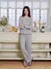 (Bunai VIP) Conjunto de pijama de três peças com design original para outono e inverno, com mangas compridas e calças compridas, moderno para mulheres, pode ser usado fora de casa