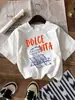Camiseta Casual Feminina com Estampa de Letras e Estrelas, Gola Redonda e Manga Curta