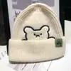 Gorro de lã com letras R estilo coreano para outono e inverno, padrão R, para homens e mulheres, com gorro de malha simples versátil, gorro quente à prova de frio