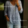 Nova camisa feminina de manga comprida com botões e gola V estampada transfronteiriça, elegante e estilosa para o trabalho, top casual único e moderno