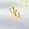 Aretes de aro rectos en forma de D para mujer, modernos y sofisticados, estilo geométrico de nicho, versátiles para el uso diario, aretes al por mayor