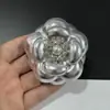 6,6 cm de comprimento flor de strass de alta qualidade Camélia flor de couro anti-veludo para lapela corsage clip formato de flor base com broche de alta qualidade