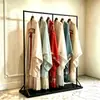 Suporte de Exibição Hanfu Xiuhe, Cabideiro Estilo Chinês, Suporte de Exibição para Estúdio de Casamento, Exibidor Simples de Chão para Roupas e Adereços
