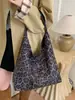 Bolso de Hombro Transfronterizo de Gamuza Estampado de Leopardo para Mujer, Gran Capacidad, Nuevo Estilo Vintage 2026, Bolso Tote de Alta Gama