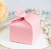 Caja de dulces para boda de exportación cuadrada hueca caja de dulces nude caja de regalo trasera de mariposa dorada brillante en stock venta al por mayor