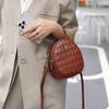 Bolso de Mano Pequeño de Cuero de Primera Capa Curtido al Vegetal Estilo Nuevo 2026 Bolso de Mujer Rombo Bolso de Hombro Cruzado Casual de Moda 88806