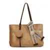 Bolsa Tote Versátil de Alta Qualidade Retro Mais Vendida Transfronteiriça para Mulheres 2026 Nova Leve Grande Capacidade Casual de Ombro/Axila