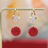 Aretes rojos de alta gama aretes únicos para mujer aretes estilo occidental 2023 nuevos aretes geométricos de nicho populares de moda