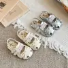 Encaje Estilo Ballet Hada Niña 2026 Verano Nuevas Sandalias Estilo Mori Moda Antideslizantes Moño Zapatos de Princesa Modernos