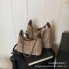Bolso Pequeño de Cadena a Cuadros de Moda para Mujer Este Año 2026 Nuevo Bolso Tote Cruzado de Hombro Único de Venta Caliente Transfronteriza