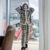 Pijama de Cachemira Compuesta a Cuadros Engrosado para Mujer Invierno Nuevo Estilo Cálido con Forro de Polar Moda Casual Traje para el Hogar para Usar Afuera