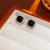 Brincos Vintage com um Toque de Luxo Leve e Sofisticação, Design de Nicho, Moda Retrô, Brincos Versáteis e de Temperamento Exquisito para Mulheres