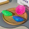 Brinquedo giroscópio de lótus luminoso infantil giroscópio de morango lançamento jardim de infância presente para bebê barraca pequenos brinquedos atacado