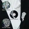 Broche de Luxo Leve em Cobre Micro-Pavimentado com Zircônia e Pérola Natural, Corsage com Recorte de Folha, Pino para Roupas de Terno de Alta Qualidade para Mulheres