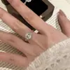 Nuevo ramo de novia de diamantes brillantes, anillo de diamante color huevo de codorniz para mujer, diseño único, moda de alta gama, anillo versátil y ajustable