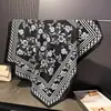Bufanda Cuadrada Grande Nueva Estilo Primavera y Verano de Seda Sintética con Estampado, Versátil para Viajes Profesionales, Pañuelo para la Cabeza con Estampado Diagonal de Seda, Bufanda para el Cuello, Bufanda para Mujer