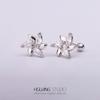 Pendientes triangulares con forma de uña de oreja, de acero de titanio 316L, chapados en oro, con microincrustaciones de amor, para perforar labio, oreja, hueso de oreja