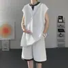 Colete Esportivo Texturizado Solto de Verão Falso Duas Peças para Homens Combinado com um Conjunto Completo de Shorts Casuais Modernos