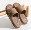 Chinelos esportivos masculinos de verão tamanho grande na moda, novas sandálias de praia PVC de sola grossa para casa e uso externo