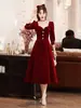 Vestido para Brinde da Noiva 2026 Novo Estilo Vestido de Noivado para Figuras Baixas, Veludo de Outono Vestido de Homecoming de Alta Qualidade Adequado para Uso Diário