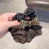 Elegante scrunchie para el pelo de lunares marrones con lazo de acetato, accesorio versátil para coleta, adorno para el pelo