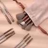 Novo em Estoque: Conjunto de 13 Pincéis de Maquiagem Verde Quatro Estações, Incluindo Pincel para Sombra, Pincel para Iluminador, Pincel para Pó, Ferramentas de Beleza para Iniciantes