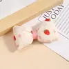 Estilo Dulce Patrón de Fresa Pasador con Lazo Lazo para el Cabello Cuerda para el Cabello Bolso Calcetines Bufanda Ropa para Muñecas Accesorios Venta al por Mayor