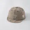 Boné de Baseball Infantil com Bordado de Letra Fofa, Adequado para Meninos e Meninas na Primavera e Outono, Boné de Algodão Casual Versátil para Bebês