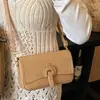 Bolsa de Hombro y Axila Versátil de Moda Nueva Elegante para Mujer 2025 Invierno Bolso Cruzado Pequeño Cuadrado Moderno