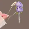 Atmosfera Doce Romântica e Atemporal, Grampo de Cabelo com Borla de Contas em Forma de U de Flor de Rosa para Penteado Updo de Hanfu na Parte de Trás da Cabeça