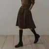 Saia Retrô de Veludo Cotelê para Mulheres no Outono e Inverno Nova Saia Midi de Cintura Alta Evasê Versátil Saia Guarda-Chuva de Cinco Pontos