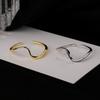 Plata S925 Europa y Estados Unidos exagerado anillo de Mobius ins anillo liso irregular con ondulaciones de agua fabricantes mayoristas femeninos