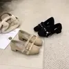 2026 Novo Bege Retro Camurça Bico Quadrado Rebite de Pérola Corte Médio Slip-On Salto Bloco Versátil para o Dia a Dia Sapatos Individuais para Mulheres