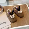 Zapatos de Algodón para Niños 2026 Otoño Nuevo Estilo Niñas Lindos Dibujos Animados Mocasines con Felpa para Niños Mayores Zapatos Cálidos Peludos